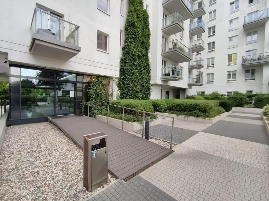 Lägenhet Modern, Spacious With Garage And Balcony Warszawa