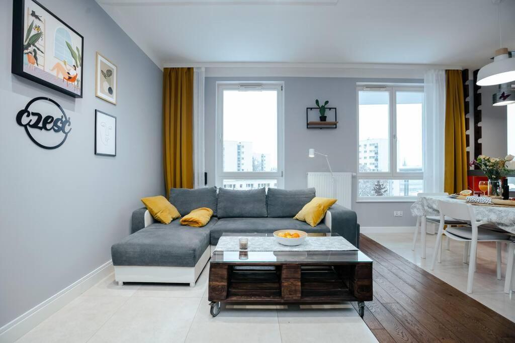 Modern, Spacious With Garage And Balcony Lägenhet