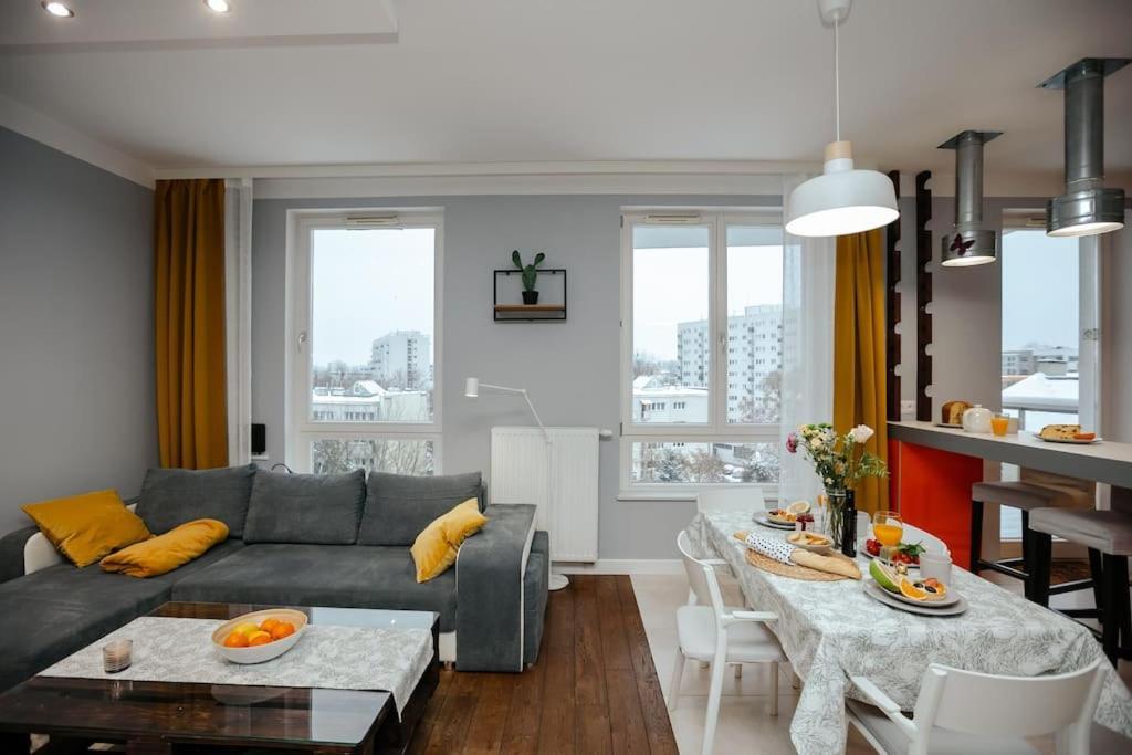 Lägenhet Modern, Spacious With Garage And Balcony *