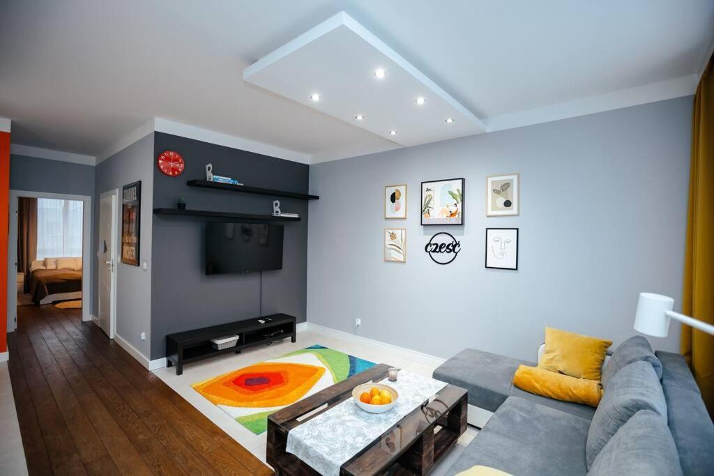 Apartment Modern, Spacious With Garage And Balcony Warschau