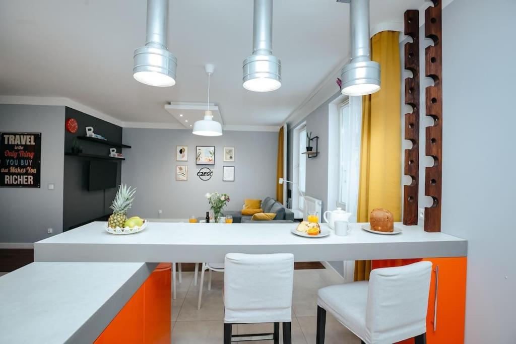 Modern, Spacious With Garage And Balcony Apartment