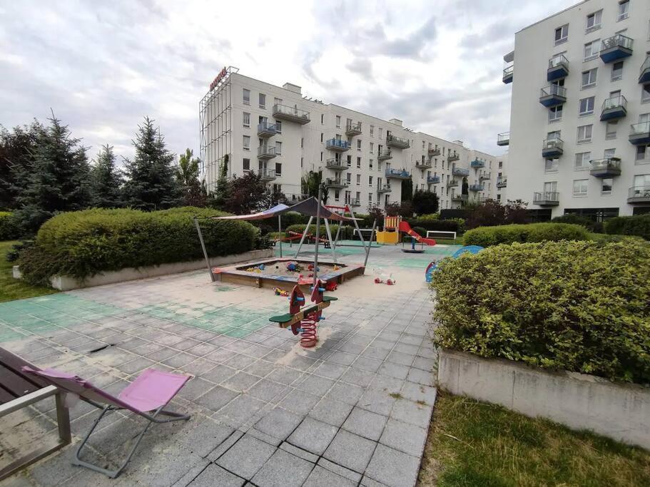 Apartment Modern, Spacious With Garage And Balcony *