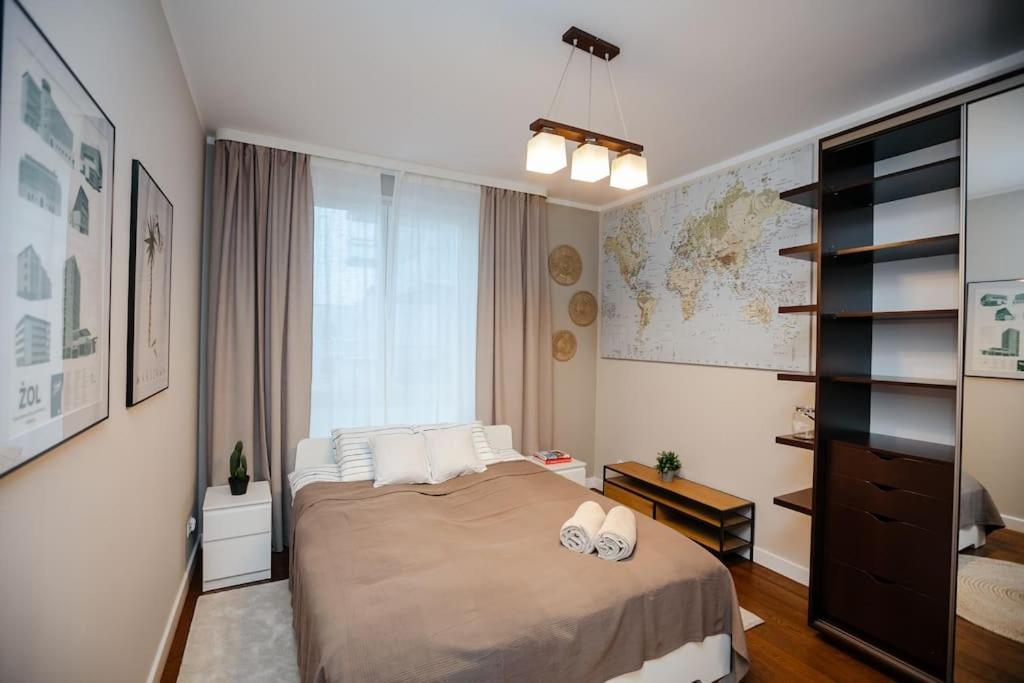 Leilighet Modern, Spacious With Garage And Balcony Warszawa