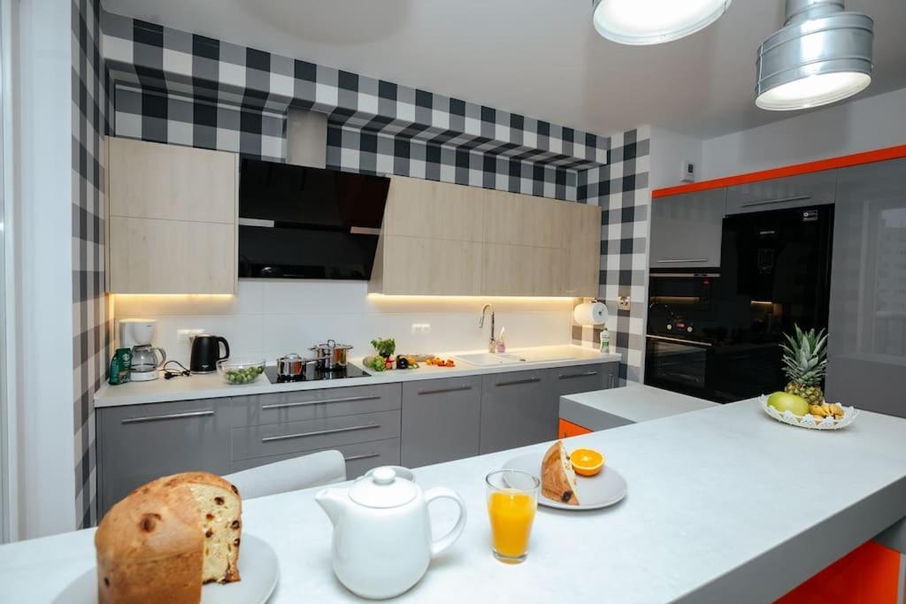 Leilighet Modern, Spacious With Garage And Balcony