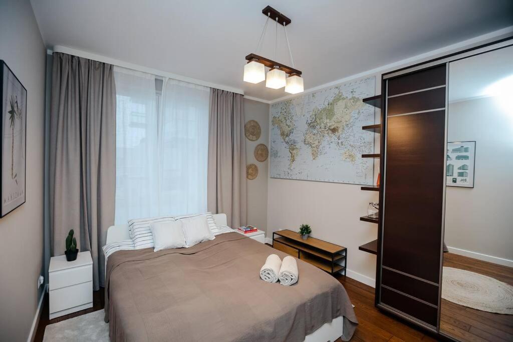 Leilighet Modern, Spacious With Garage And Balcony Warszawa