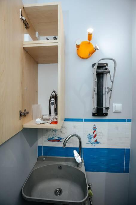 Apartment Modern, Spacious With Garage And Balcony