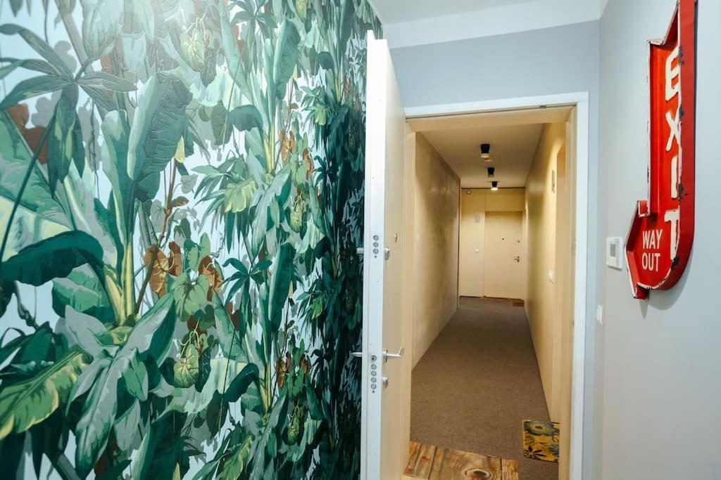 Leilighet Modern, Spacious With Garage And Balcony Warszawa