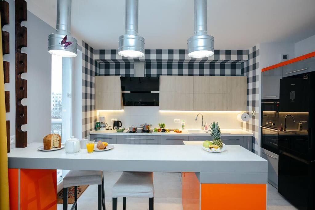 Leilighet Modern, Spacious With Garage And Balcony Warszawa